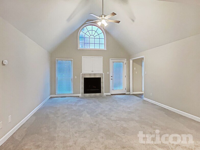 Building Photo - 618 Tillman Ct