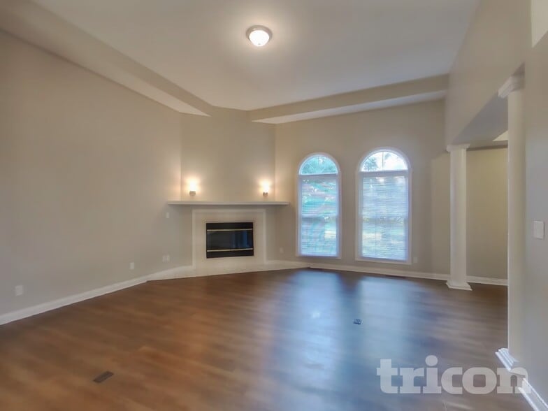 Building Photo - 3279 Wheaton Ct