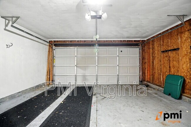 Building Photo - 159 Stoney Ridge Ave