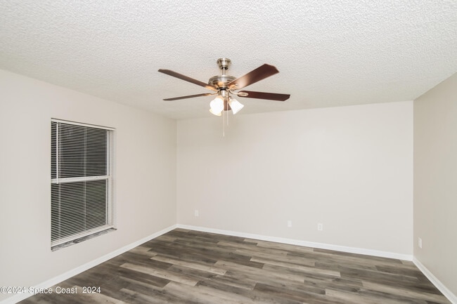 Building Photo - 9175 102nd Ave