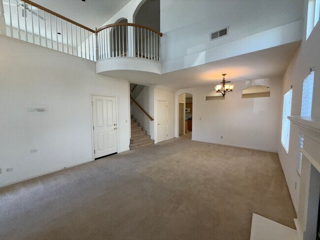 Building Photo - 6220 Orchard Hill Way