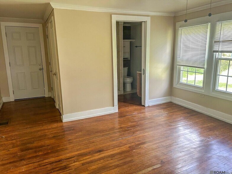 Building Photo - 30184 Smith Dr