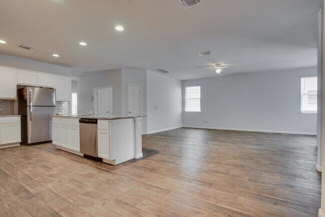 Building Photo - 14222 Handel Dr