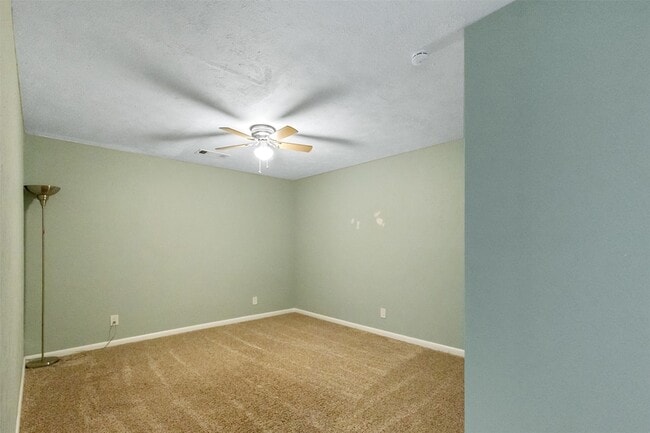Building Photo - 6530 Copper Creek Dr