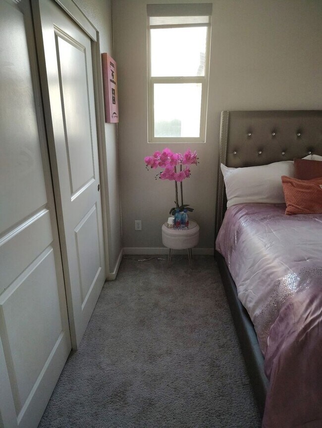 Building Photo - Spacious 3BR House in North Las Vegas