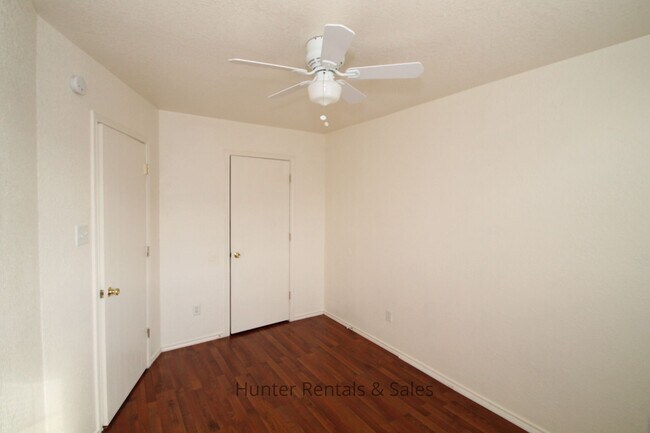 Building Photo - Perfect Two-Bedroom!