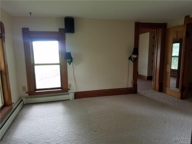 Building Photo - 2885 Hess Rd