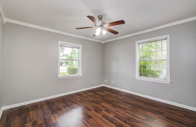 Building Photo - 3626 Songwood St
