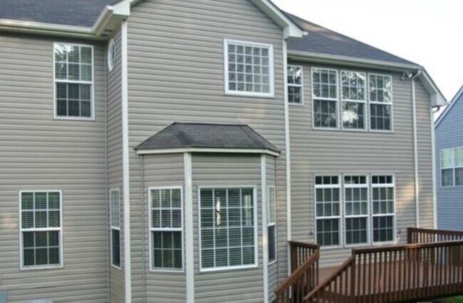 Building Photo - 2241 Elendil Ln
