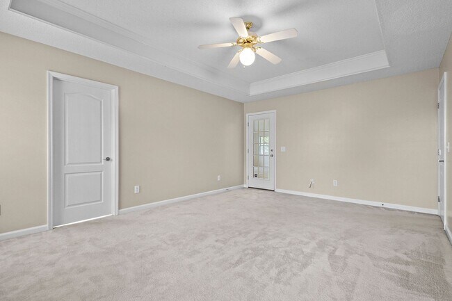 Building Photo - Large Home in Harvest