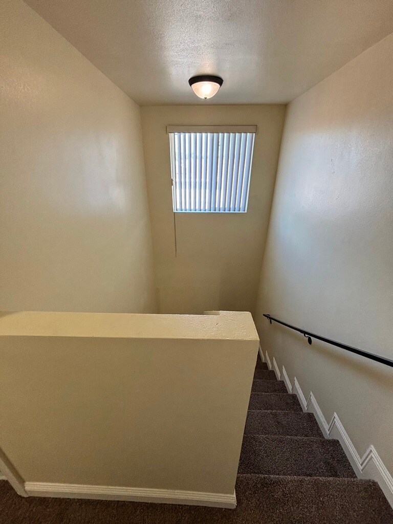 Building Photo - 324 W 77th St