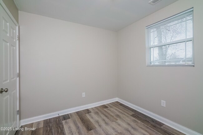 Building Photo - 7103 Betsy Ross Dr