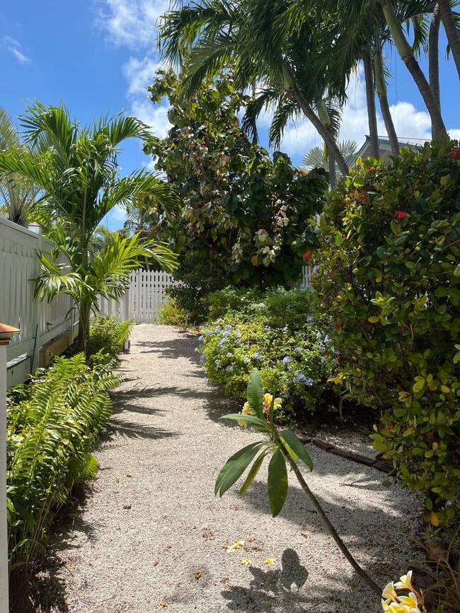 Building Photo - Large home on corner lot! Price reduced!