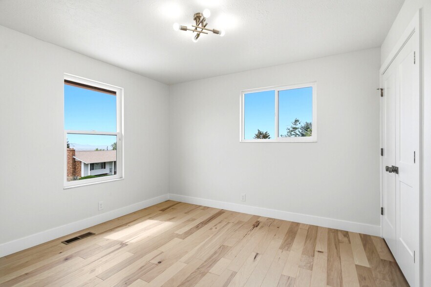 Building Photo - 3483 S 100 W