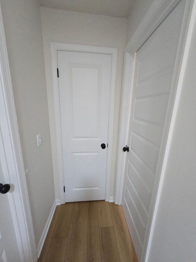 Building Photo - Renovated Home 3 bedroom 1.5 bath with new privacy wooden fence
