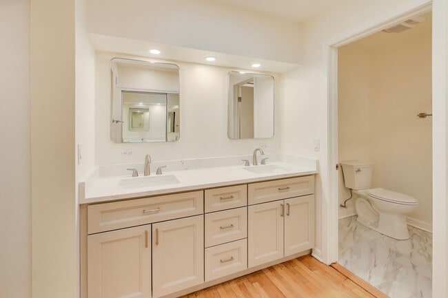 Building Photo - 475 Laurel Ave