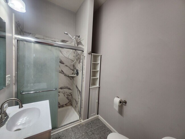 Building Photo - 458 N 9th St