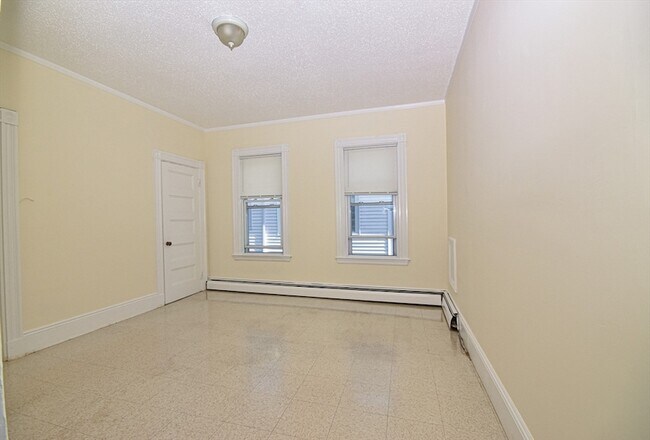 Building Photo - 54 Forbes St
