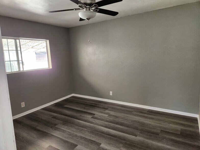 Bedroom 1 - 4639 Lincoln Ave