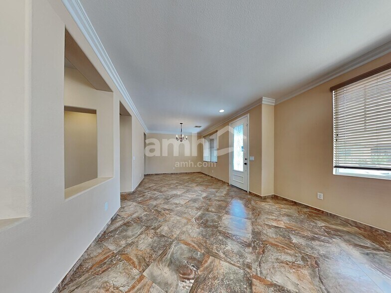 Building Photo - 2028 Silver Blaze Ct