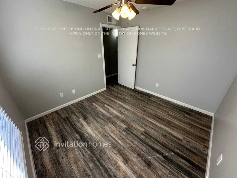 Building Photo - 1128 E Marny Rd