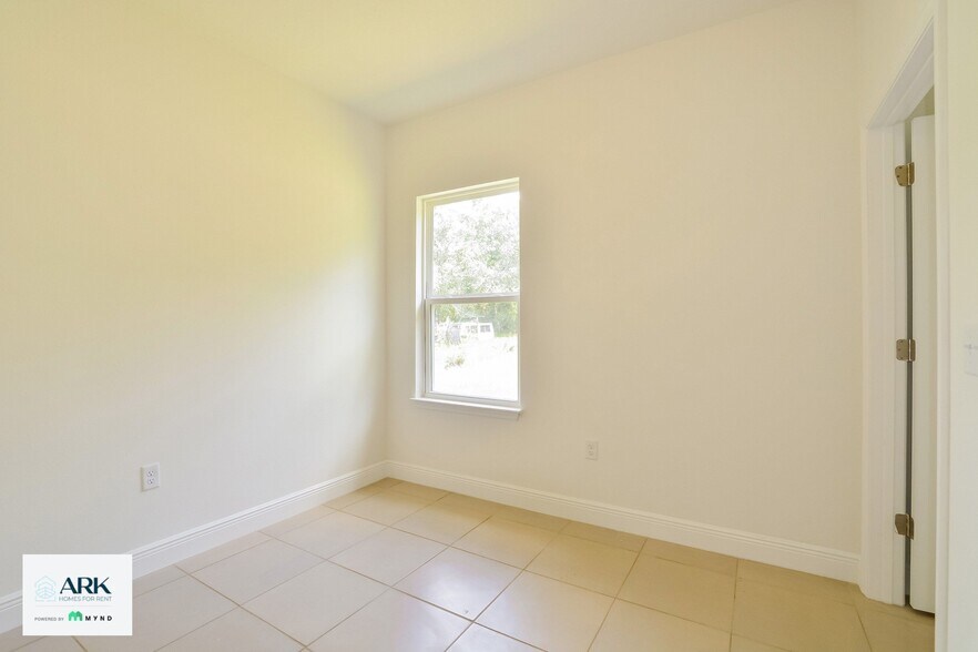 Building Photo - 16673 SW 21st Cir