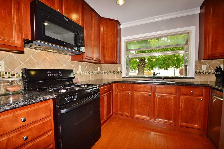 Building Photo - 6377 Ebensburg Lane