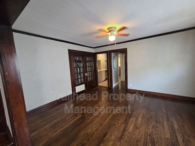 Building Photo - 1807 W 41st St