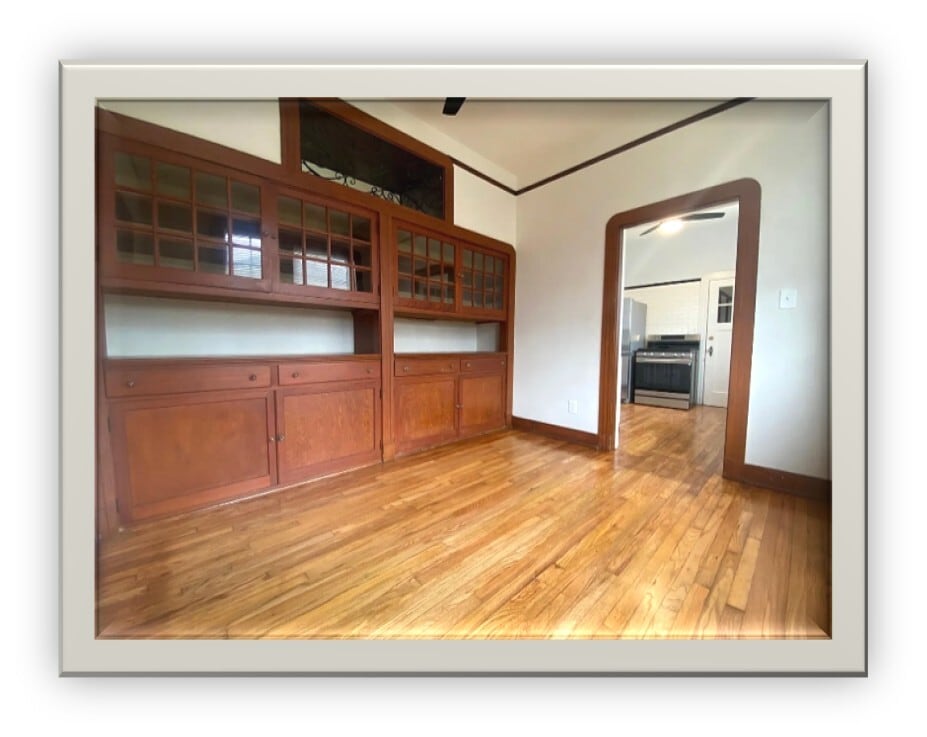 Breakfast nook - 2820 Dublin St