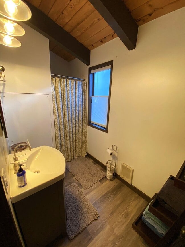 Building Photo - Furnished Cabin in Black Butte Ranch