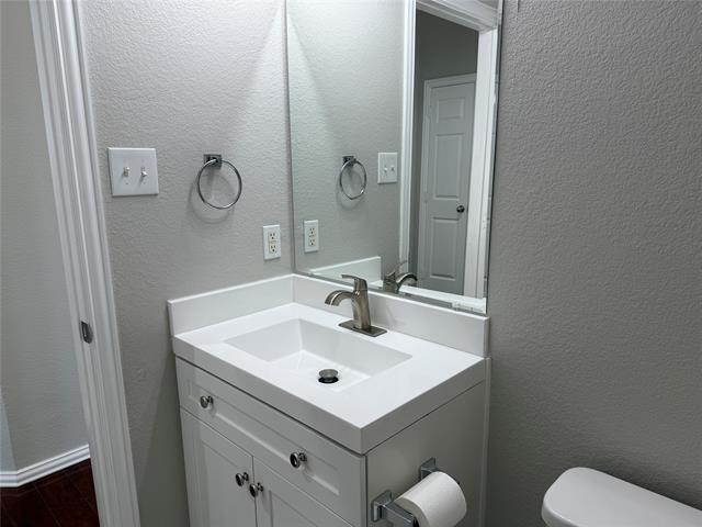 Building Photo - 523 Hilltop Dr