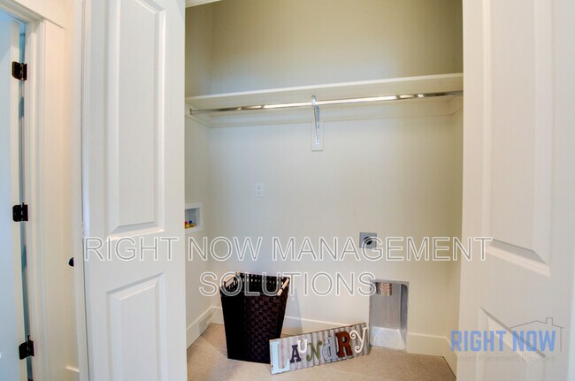 Building Photo - 2104 N 35th St