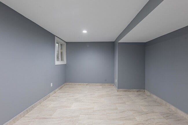 Building Photo - 7055 W 63rd St