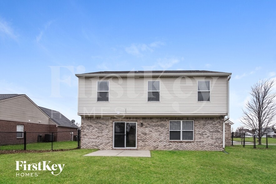 Building Photo - 4827 Lakestone Dr