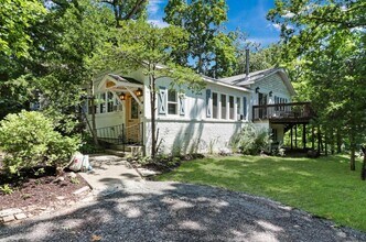 Building Photo - 543 Oakwood Trl