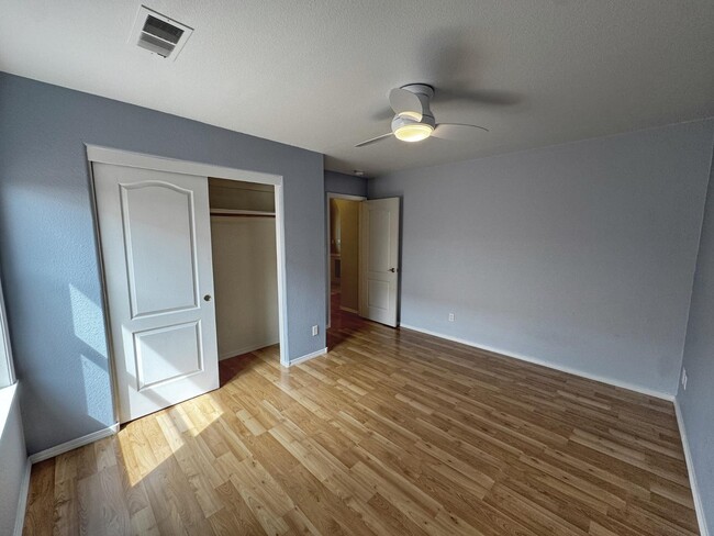 Building Photo - 8608 Quail Creek Ct NE