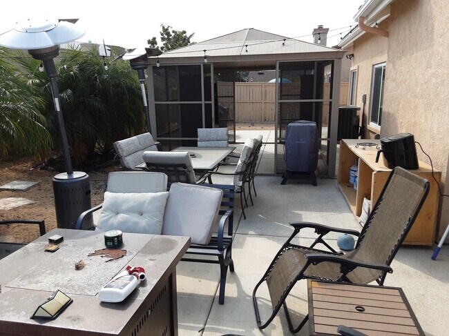 Building Photo - 496 Christina Ct