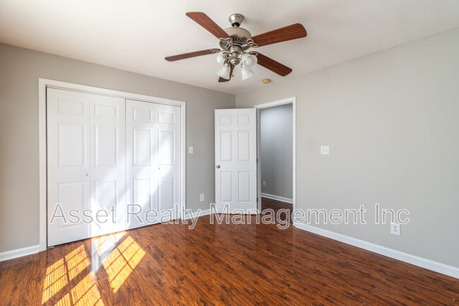 Building Photo - 4622 Ventura Dr