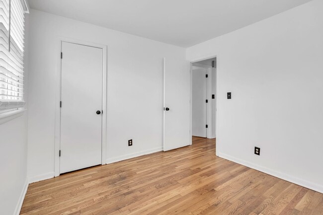 Building Photo - Bordeaux - $500 off first month rent special. 3 BR 1 Bath home, covered parking, basement, renova...