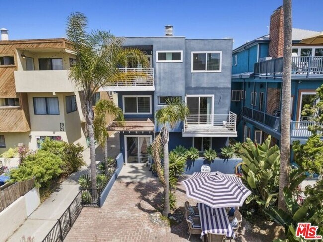 Building Photo - 23 Buccaneer St