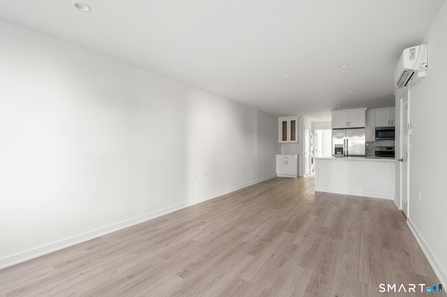 Building Photo - 27 Village Rd