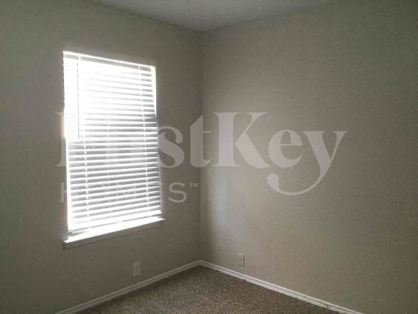 Building Photo - 820 Big Sky Ln