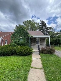 Building Photo - 8272 Roselawn St