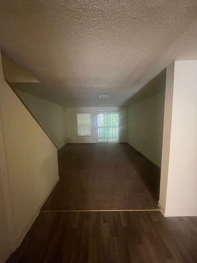 Building Photo - 2502 Avent Ferry Rd