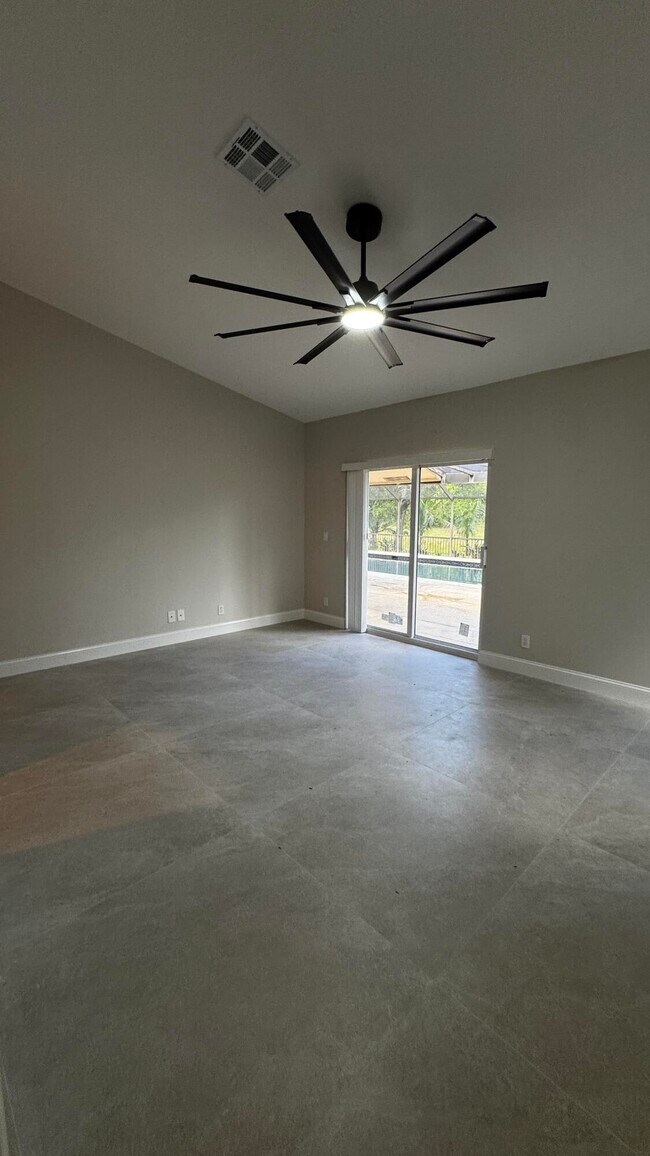 Building Photo - 11822 Island Lakes Ln