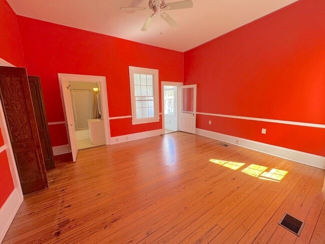 Building Photo - 226 E Gwinnett St