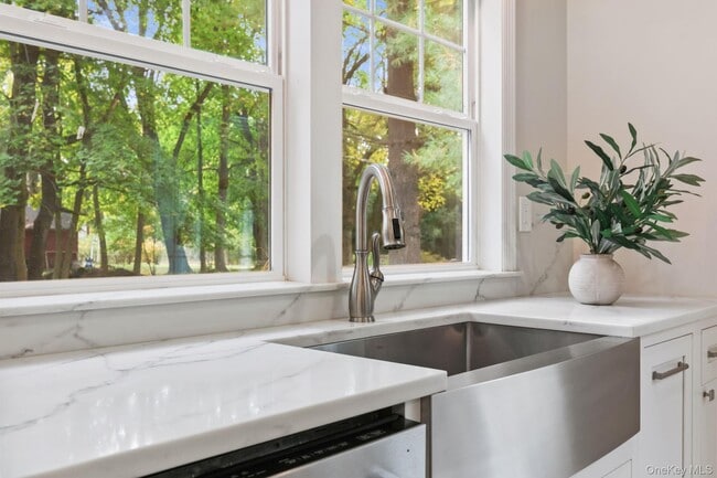 Building Photo - 790 Hardscrabble Rd