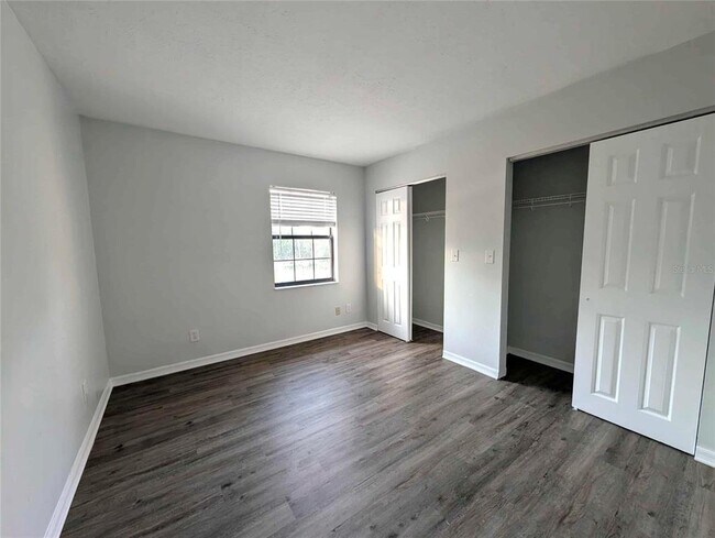 Building Photo - 1511 SW Shorewood Dr