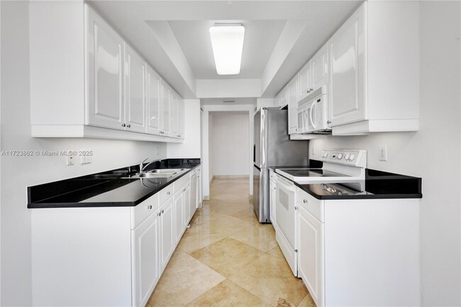 Building Photo - 21055 Yacht Club Dr