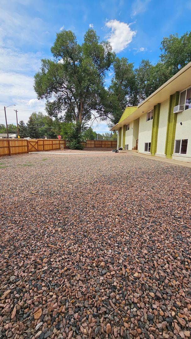 Building Photo - $500 OFF FIRST MONTH |$1313 - 3BR/1BA Pet-Friendly 4Plex near Memorial Park in Colorado Springs